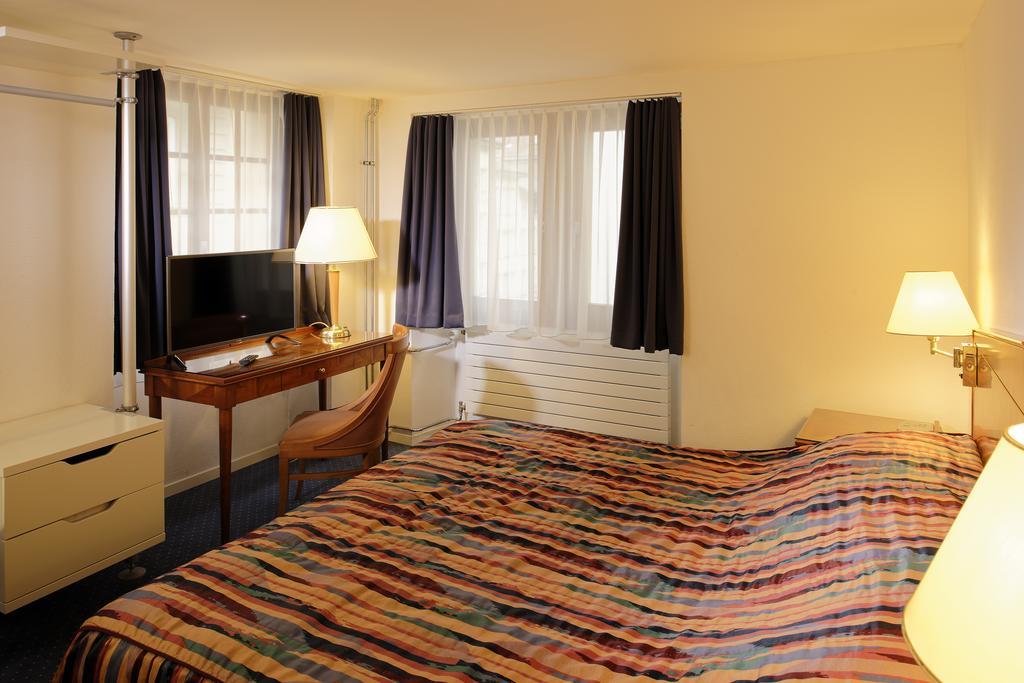 Hotel Hine Adon Фрібур Номер фото