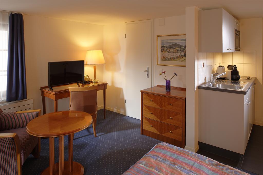 Hotel Hine Adon Фрібур Екстер'єр фото